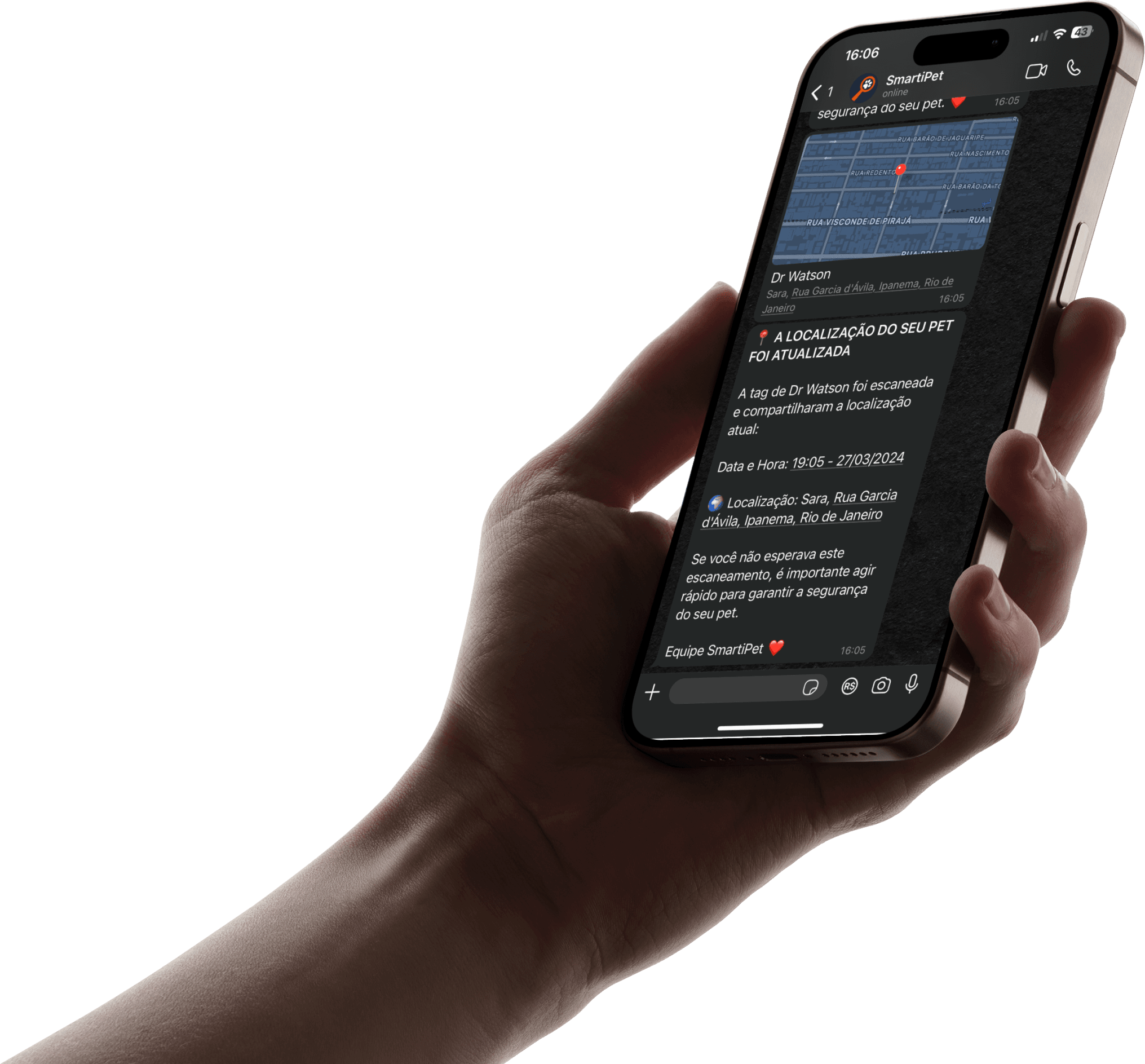 Smartphone com o WhatsApp aberto e uma mensagem da SmartiPet com a localização do pet.